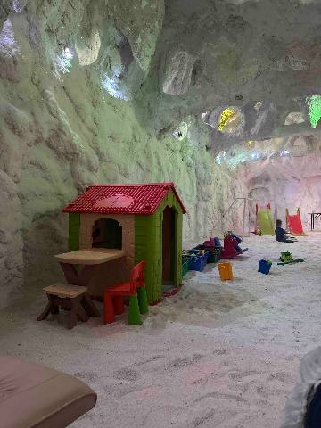 Islington, Cave playgrounds combine the allure of natural landscapes with the creativity of play spaces. Such settings mimic prehistoric she